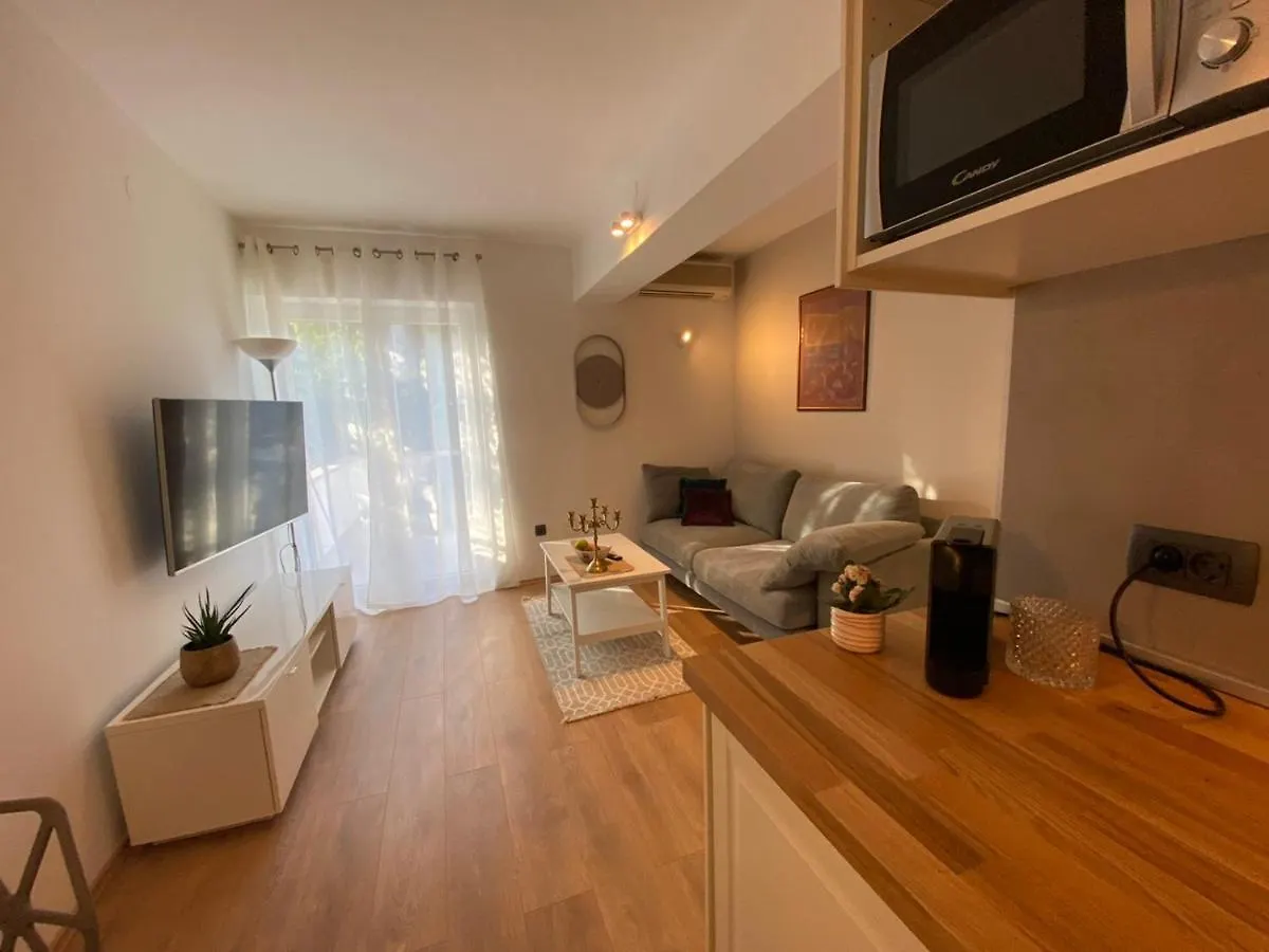 Apartments Fantasia Pula 0*,  Croacia