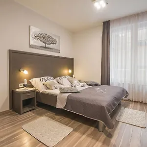 holiday-center-ivona.hotelinzadar.com/